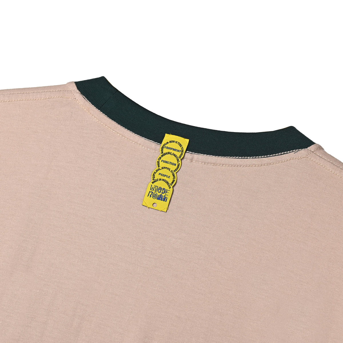 Equipment 05 - Shortsleeve Shirt